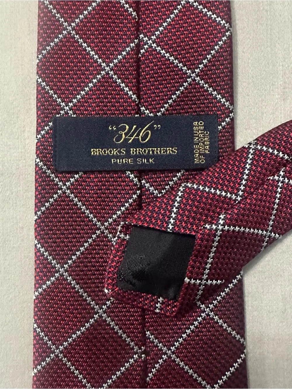 Brooks Brothers 346 Mens Necktie Pure Silk Burgundy Red Silver Plaid USA Made